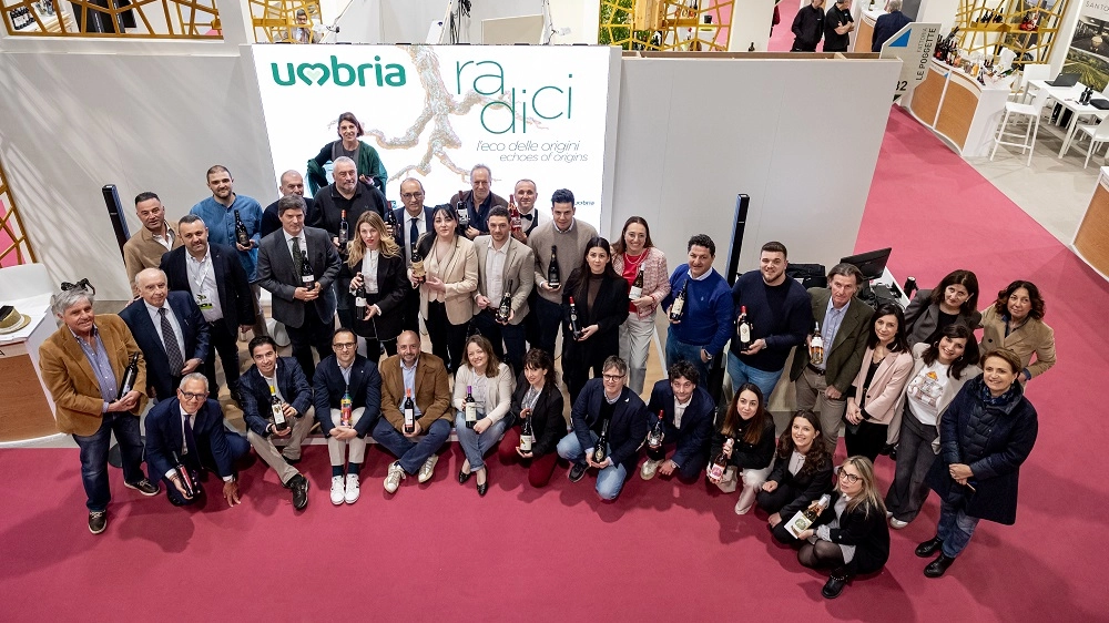 Umbria Top, la società cooperativa, che raggruppa la maggioranza delle aziende vitivinicole regionali, ha coordinato e promosso la partecipazione della filiera vitivinicola regionale a Verona sotto il segno delle “Radici”