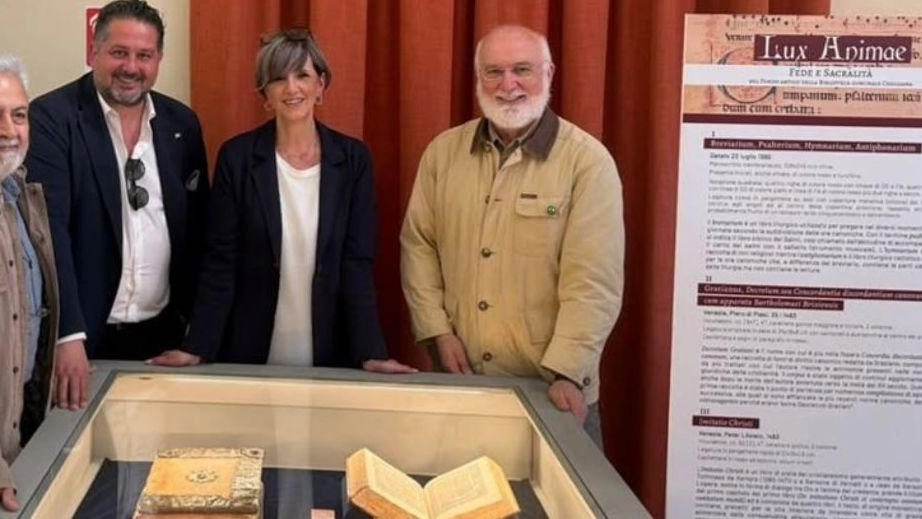 Un momento dell’inaugurazione della mostra Lux Animae alla Chelliana Un momento dell’inaugurazione della mostra Lux Animae alla Chelliana