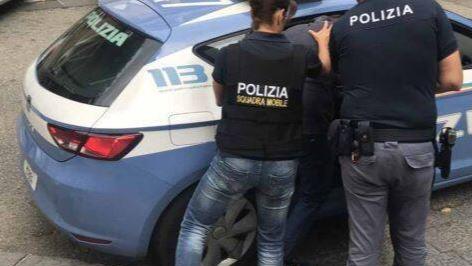 https://www.lanazione.it/image-service/view/acePublic/alias/contentid/MDNjMWNjZjgtZTQxMy00/0/traffico-di-cocaina-scacco-alla-rete.jpeg?f=16:9&w=1200&h=630