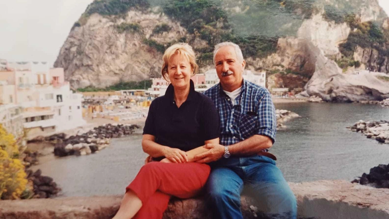 Grande festa per le nozze d’oro oggi, domenica 26 gennaio, per Maria Rosa Frediani e Roberto De Marco (nella foto),... Grande festa per le nozze d’oro oggi, domenica 26 gennaio, per Maria Rosa Frediani e Roberto De Marco (nella foto),...