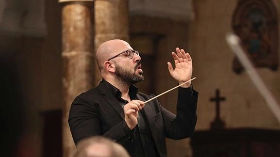 Direttore d’orchestra è Toufic Maarouk che cura il più importante festival del Medio Oriente "L’Italia mi ha dato tanto, mi ha accolto e mi ha insegnato ad amare la cultura e l’arte". Direttore d’orchestra è Toufic Maarouk che cura il più importante festival del Medio Oriente "L’Italia mi ha dato tanto, mi ha accolto e mi ha insegnato ad amare la cultura e l’arte".