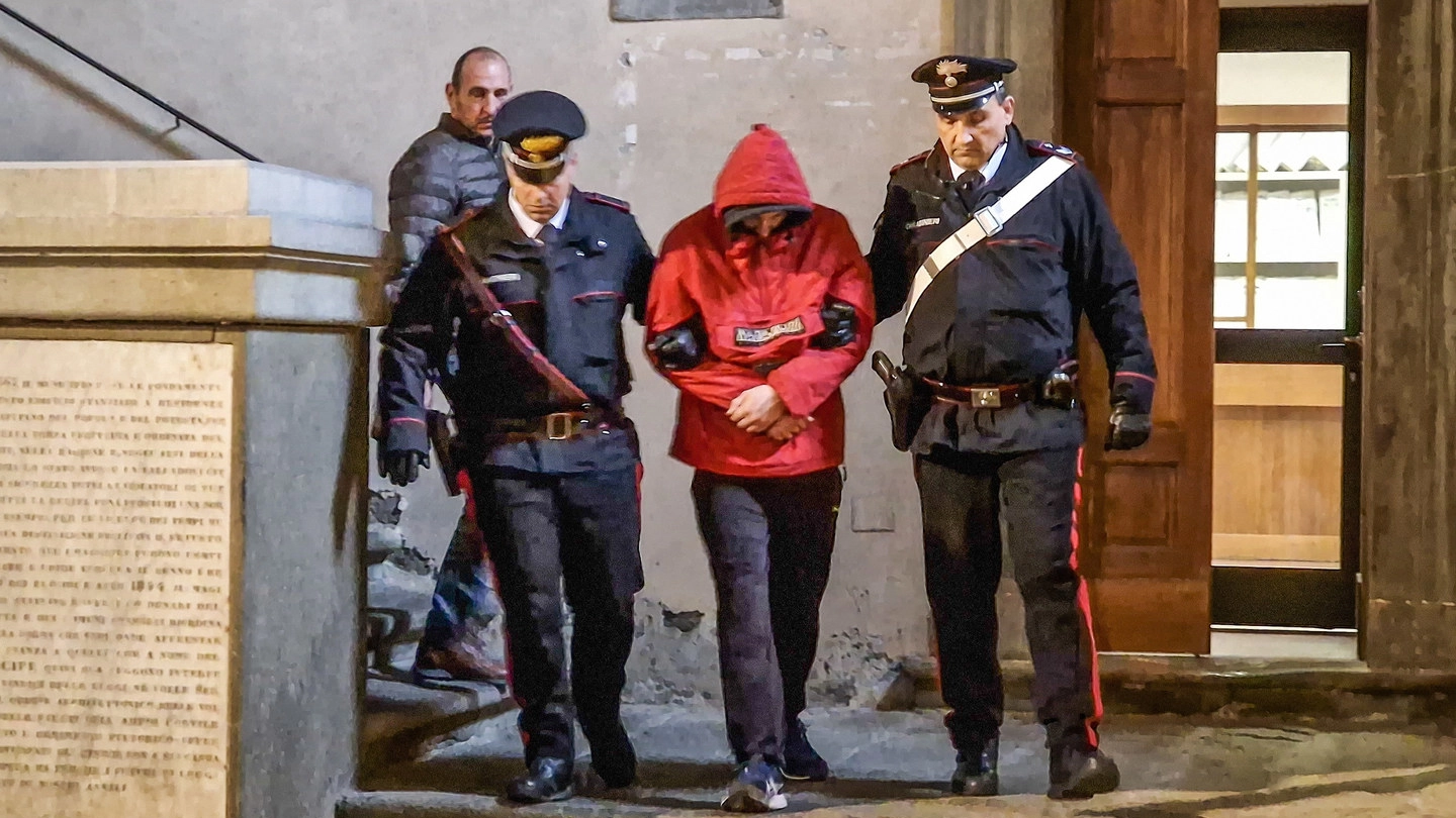 Simone Matteoni, il giovane che l’11 dicembre 2022 uccise il padre e poi cercò di bruciarne il corpo, il giorno dell’interrogatorio (Acerboni FotoCastellani)
