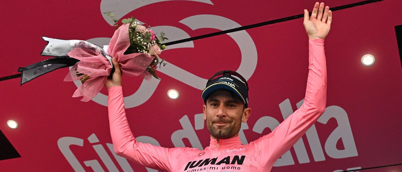 Giro d'Italia 2025, ottava tappa: Ulissi in maglia rosa. Ordine d'arrivo e classifica