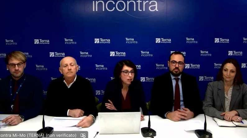I membri del tavolo di Terna che ha incontrato associazioni e cittadini I membri del tavolo di Terna che ha incontrato associazioni e cittadini