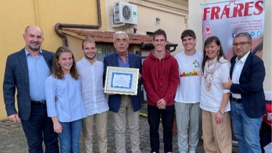 La famiglia Pieve premiata alla festa del donatore organizzata dalla Fratres nei locali parrocchiali di Sant’Apollinare in Barbaricina La famiglia Pieve premiata alla festa del donatore organizzata dalla Fratres nei locali parrocchiali di Sant’Apollinare in Barbaricina