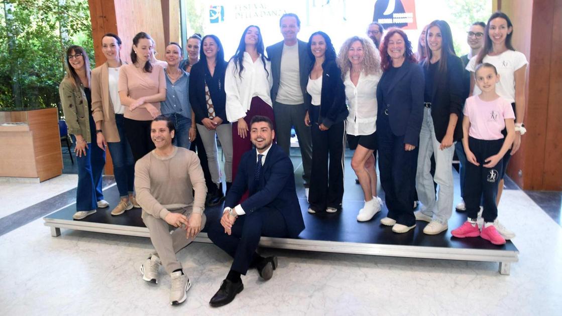 In punta di piedi al Gran Teatro . Su il sipario sul Festival della danza. Tra giovani promesse ed étoile In punta di piedi al Gran Teatro . Su il sipario sul Festival della danza. Tra giovani promesse ed étoile