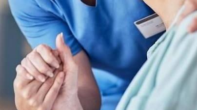 https://www.lanazione.it/image-service/view/acePublic/alias/contentid/MDQ4YTE1NTEtMTk5Ni00/0/al-via-i-corsi-per-operatore-socio-sanitario.jpeg?f=16:9&w=1200&h=630