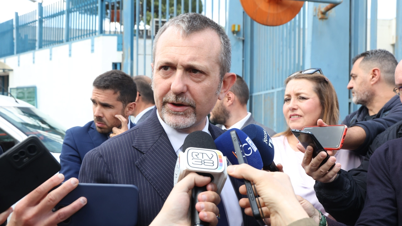 Andrea Delmastro (sottosegretario Giustizia e responsabile Dipartimento Giustizia FdI) in visita al carcere di Sollicciano (Foto Gianluca Moggi/ NewPressPhoto)