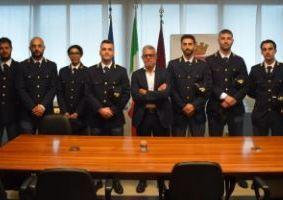 https://www.lanazione.it/image-service/view/acePublic/alias/contentid/MDQwNWIyNTktMTM4Yi00/0/dieci-nuovi-agenti-volevano-venire-qui.jpeg?f=1.90:1&w=1200
