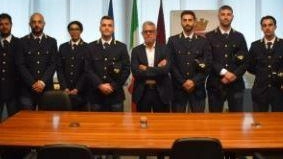 Il questore ha incontrato i dieci poliziotti da oggi faranno parte dell’organico provinciale della Polizia di Stato di Prato Il questore ha incontrato i dieci poliziotti da oggi faranno parte dell’organico provinciale della Polizia di Stato di Prato
