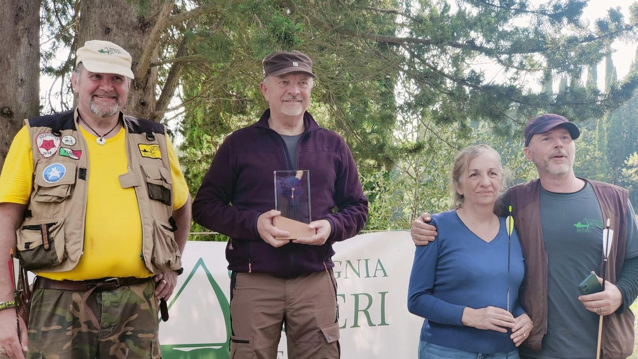 Il trofeo Apache di tiro con l’arco in natura, gli Arcieri del Rovo fanno centro con la solidarietà