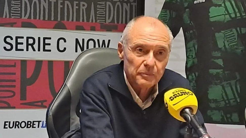 Leonardo Menichini, allenatore del Pontedera, è stato ammonito nel primo tempo. «Non credo di essermelo meritato»