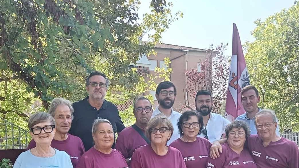 Volontari dell’associazione La Palma nel parco Volontari dell’associazione La Palma nel parco