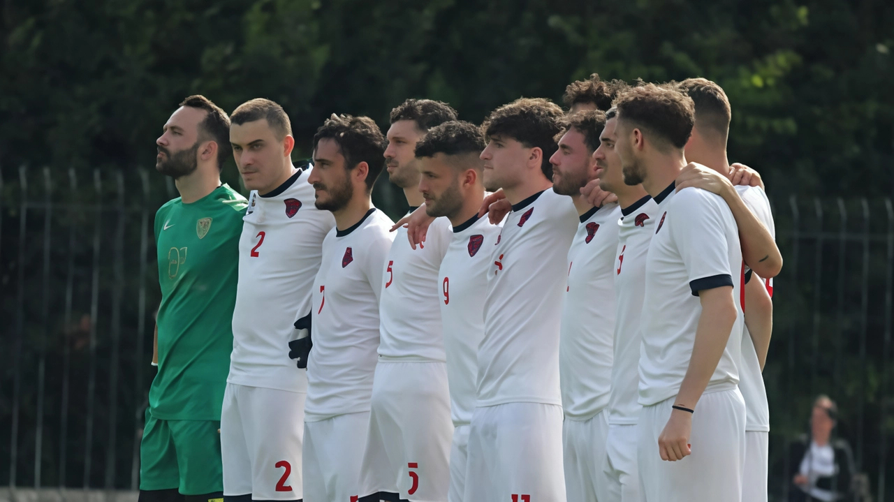 Una formazione dello Jolo calcio che l’anno scorso ha disputato un gran campionato centrando la promozione dalla Prima categoria Una formazione dello Jolo calcio che l’anno scorso ha disputato un gran campionato centrando la promozione dalla Prima categoria