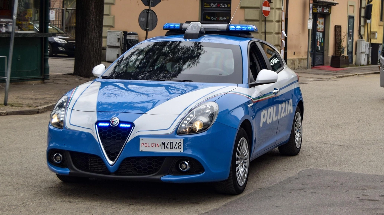 La Polizia è intervenuta in piazza Garibaldi La Polizia è intervenuta in piazza Garibaldi