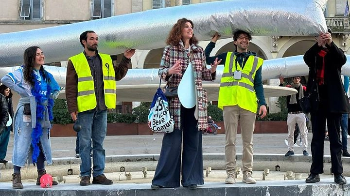 Una manifestazione contro il famigerato ‘tubone’ che a Colle non piace a nessuno Una manifestazione contro il famigerato ‘tubone’ che a Colle non piace a nessuno