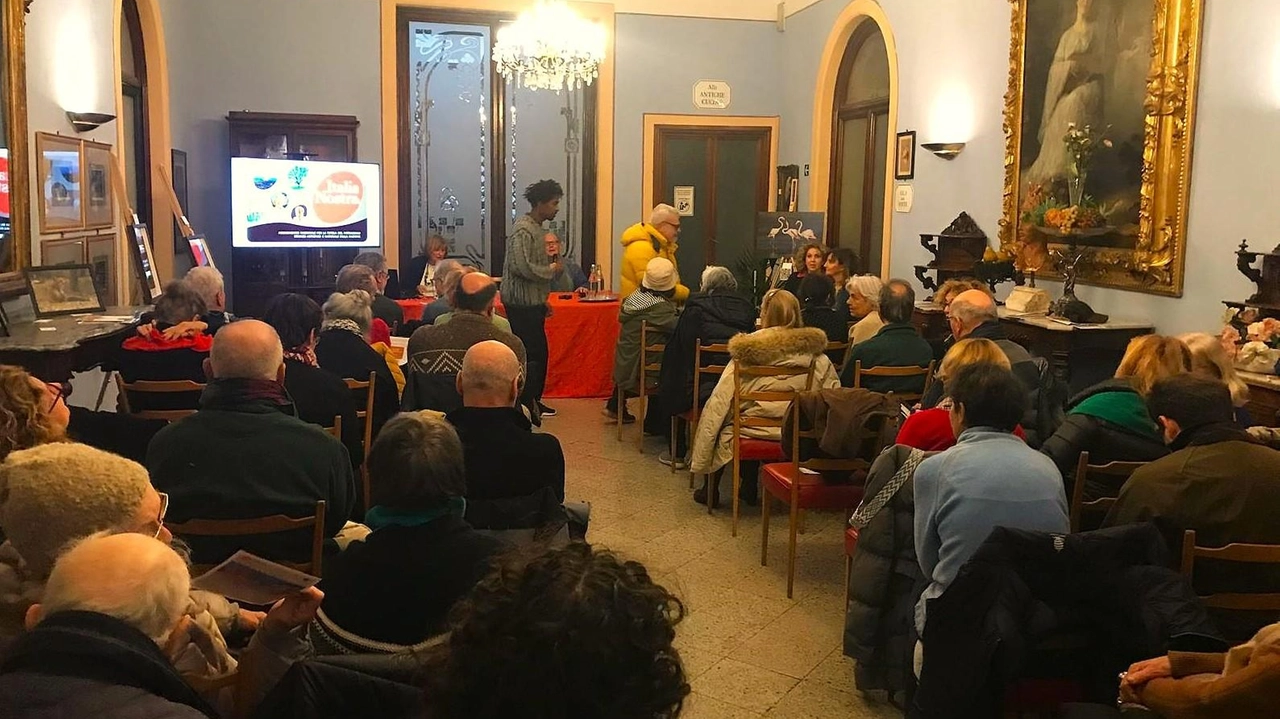 Il convegno organizzato da Italia Nostra al Royal Victoria Hotel sull’abbattimento degli alberi, i pini: durante l’incontro è stata fatta la mappa degli abbattimenti a Pisa