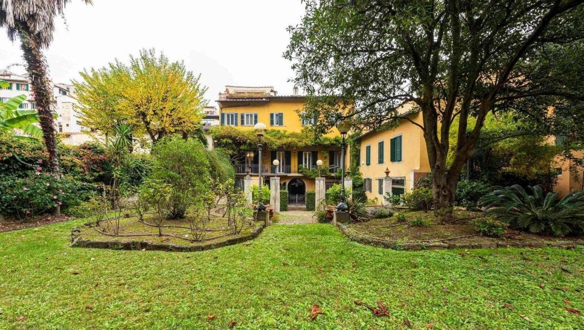 Firenze, vendita record in Oltrarno: oltre 7 milioni per una villa da sogno: acquistata dai discendenti di Picasso Firenze, vendita record in Oltrarno: oltre 7 milioni per una villa da sogno: acquistata dai discendenti di Picasso