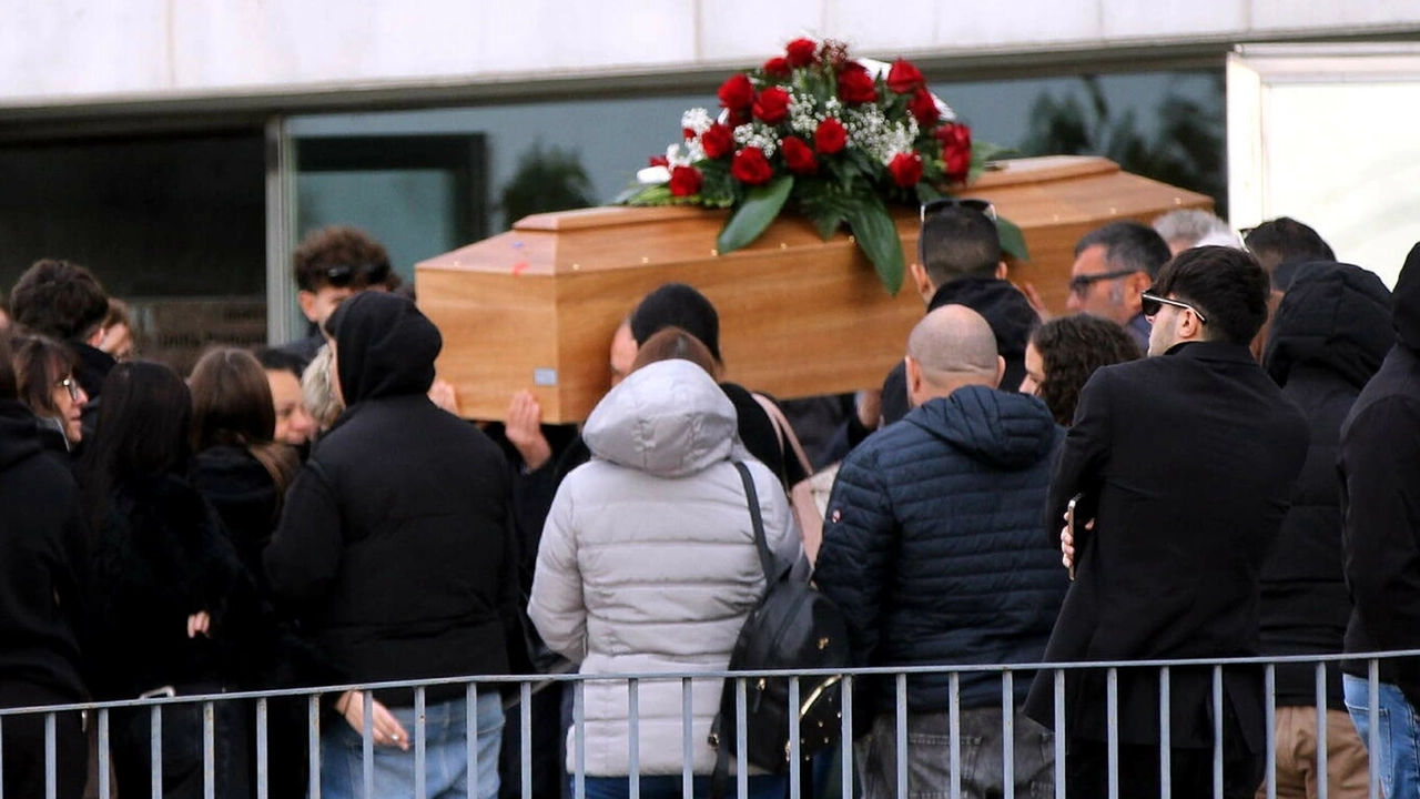 La cerimonia funebre si è tenuta nella chiesa di San Paolo La cerimonia funebre si è tenuta nella chiesa di San Paolo