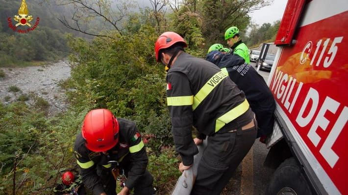 Le ricerche dei vigili del fuoco (Foto di repertorio) Le ricerche dei vigili del fuoco (Foto di repertorio)