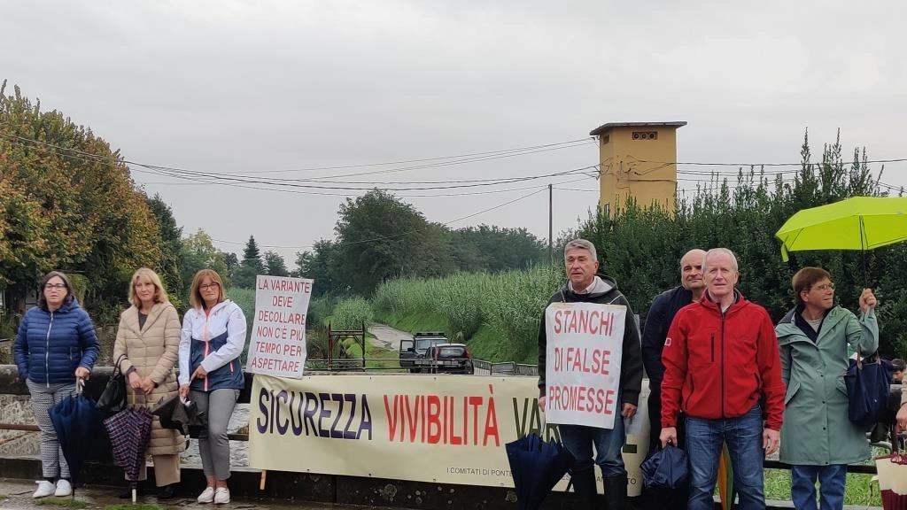 I residenti di Pontenuovo e Santomato sono preoccupati e mobilitati "Non potremo portare i nostri figli a scuola nè assistere i nostri anziani". I residenti di Pontenuovo e Santomato sono preoccupati e mobilitati "Non potremo portare i nostri figli a scuola nè assistere i nostri anziani".