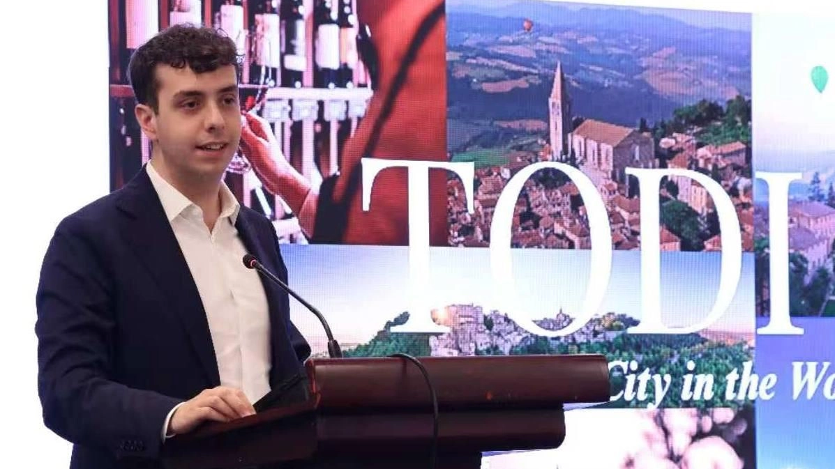 TODI - Nuove opportunità di commercio e sviluppo per la città e per l’Umbria con Shanghai Hongqiao central business district,... TODI - Nuove opportunità di commercio e sviluppo per la città e per l’Umbria con Shanghai Hongqiao central business district,...
