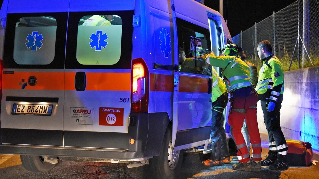 incidente chieri cinque auto