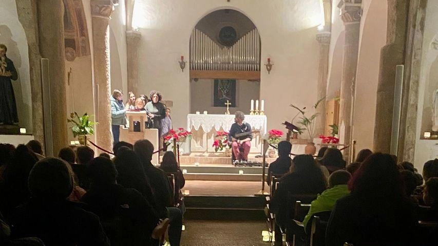 Un momento dell’iniziativa all’interno della Pieve di San Nicola Un momento dell’iniziativa all’interno della Pieve di San Nicola