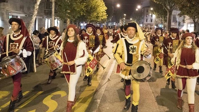 Giancarlo Calamai, storico cerimoniere, racconta i retroscena della macchina organizzativa. "Iniziavo a contattare i gruppi dopo l’ostensione di Pasqua". Giancarlo Calamai, storico cerimoniere, racconta i retroscena della macchina organizzativa. "Iniziavo a contattare i gruppi dopo l’ostensione di Pasqua".