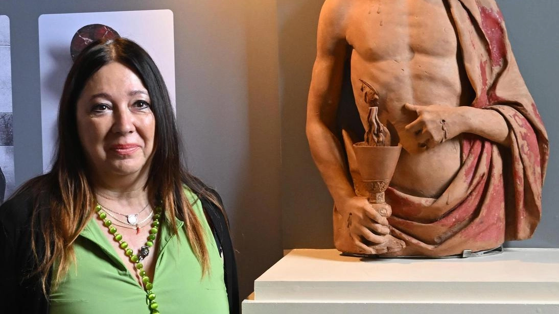 La scultura del 1470 in terracotta policroma è stata restaurata con cura grazie a un progetto del Rotary Club Lucca, in accordo con la Soprintendenza. E torna in esposizione da protagonista al Museo nazionale di Villa Guinigi. La scultura del 1470 in terracotta policroma è stata restaurata con cura grazie a un progetto del Rotary Club Lucca, in accordo con la Soprintendenza. E torna in esposizione da protagonista al Museo nazionale di Villa Guinigi.