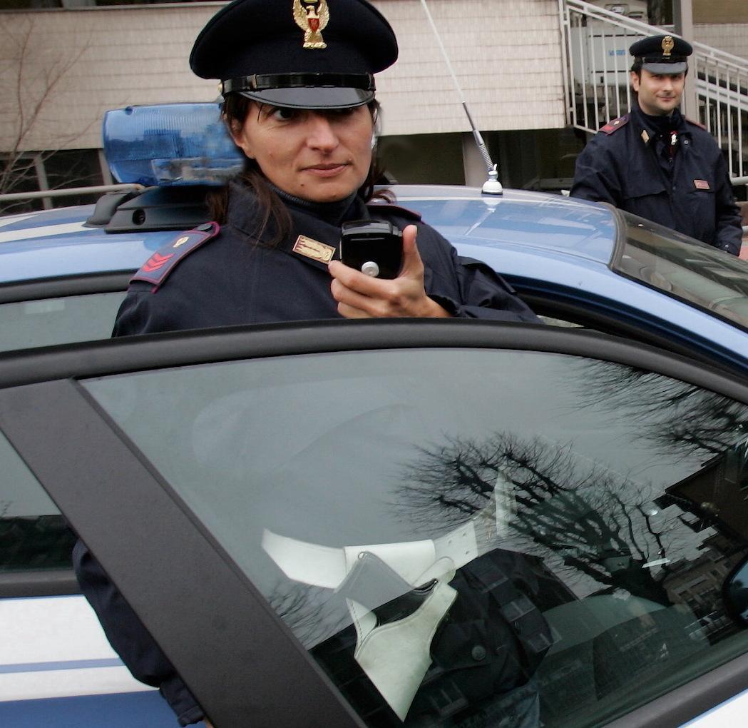 Perseguita la ex. Arrestato dalla polizia