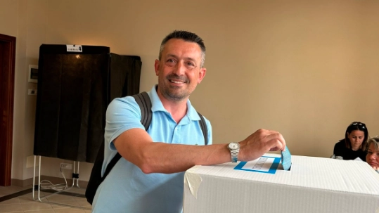 “Io investito da un mio avversario”. Candidato sindaco accusa, arrivano i carabinieri