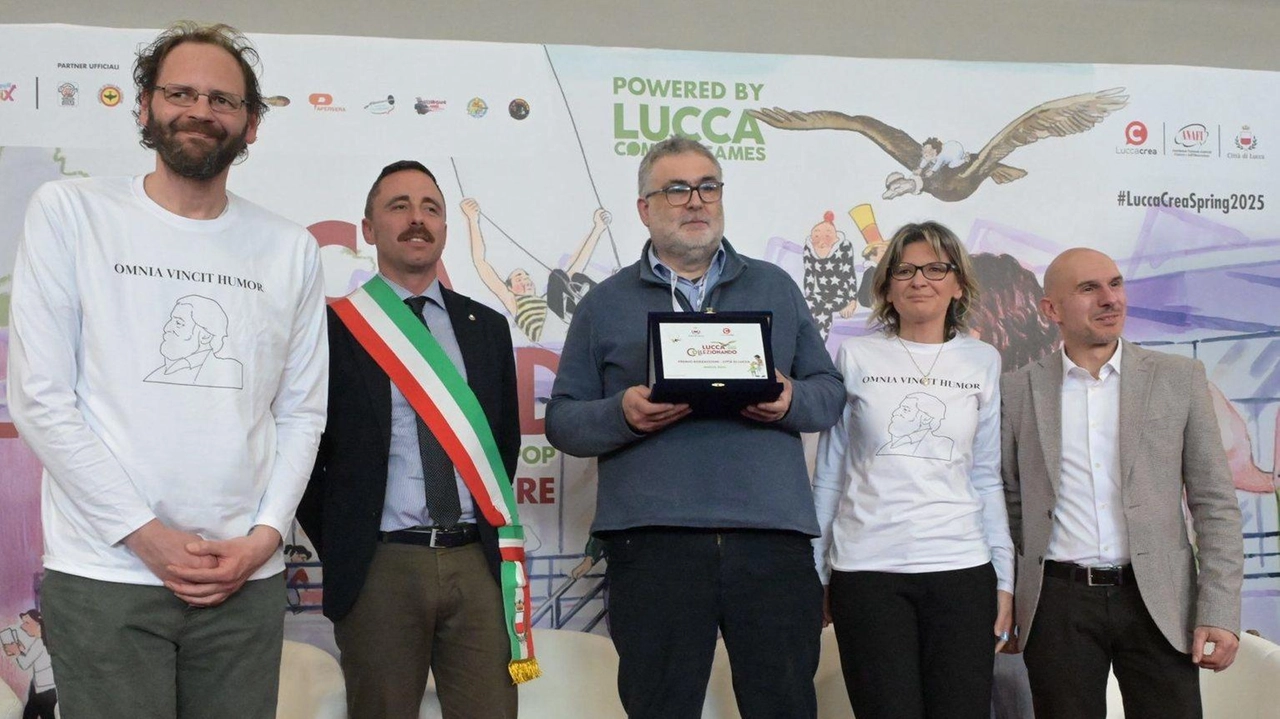 La. consegna del primo Premio alla Satira “Città di Lucca – Ettore Borzacchini“