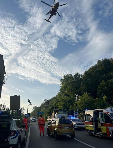 Scontro tra auto e moto sull’Aurelia. Un 42enne grave al Cisanello di Pisa