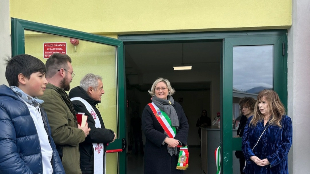 Vernio, inaugurata la scuola media Dante Alighieri Vernio, inaugurata la scuola media Dante Alighieri