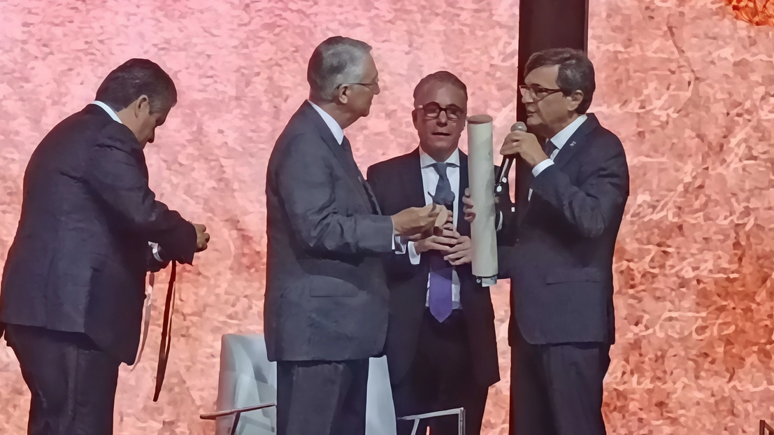 Il sindaco Fabrizio Innocenti assieme a Ricardo Salinas Pliego durante la presentazione in Messico del convegno dedicato a Luca Pacioli Il sindaco Fabrizio Innocenti assieme a Ricardo Salinas Pliego durante la presentazione in Messico del convegno dedicato a Luca Pacioli