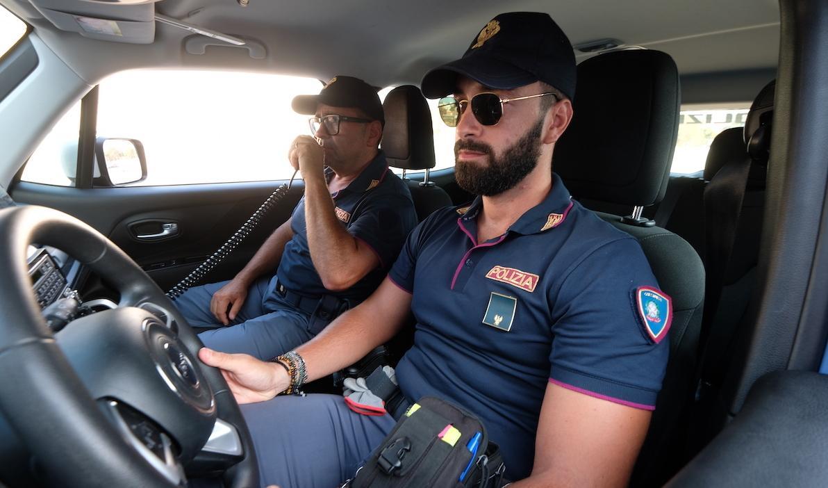 https://www.lanazione.it/image-service/view/acePublic/alias/contentid/MDU5MTEzODgtZDE4MS00/0/insulti-spinte-e-lanci-di-bottiglia-un-copione-che-si-ripete-da-tempo-e-il-protagonista-e-sempre-lo-stesso.jpeg?f=1.90:1&w=1200