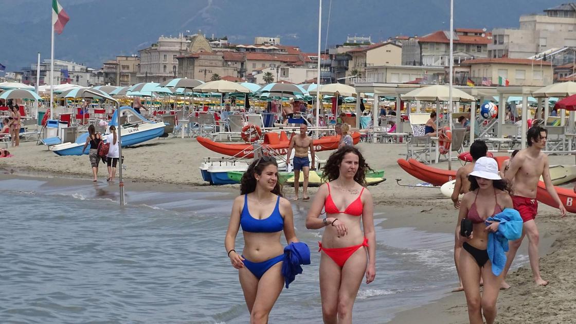 Spiagge, il pienone che non c’è: "Le prenotazioni sono arrivate. Ma sono soprattutto last minute" Spiagge, il pienone che non c’è: "Le prenotazioni sono arrivate. Ma sono soprattutto last minute"