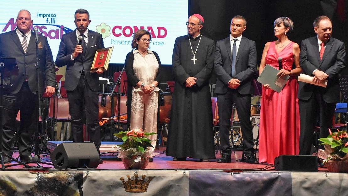 L’ad di Noxerior, grazie alla sua impresa, ha portato il nome di Grosseto nel mondo. Il premiato: "Non è solo merito mio, il motore lo facciamo girare tutti insieme". L’ad di Noxerior, grazie alla sua impresa, ha portato il nome di Grosseto nel mondo. Il premiato: "Non è solo merito mio, il motore lo facciamo girare tutti insieme".