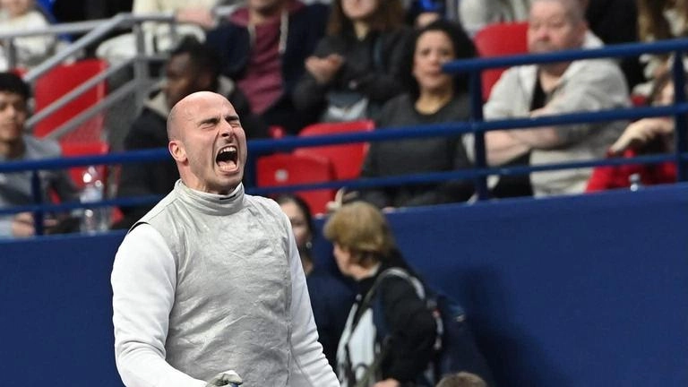 TERNI Alessio Foconi (foto) ha vinto la tappa di Parigi della Coppa del Mondo di fioretto, battendo in finale per... TERNI Alessio Foconi (foto) ha vinto la tappa di Parigi della Coppa del Mondo di fioretto, battendo in finale per...