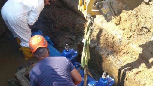 Un’interruzione dell’acqua è prevista questa mattina in vari punti della città per lavorti di Acque sulla rete idrica. Dalle 8... Un’interruzione dell’acqua è prevista questa mattina in vari punti della città per lavorti di Acque sulla rete idrica. Dalle 8...