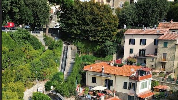 Cortona, ampliamento dell’orario di funzionamento delle scale mobili
