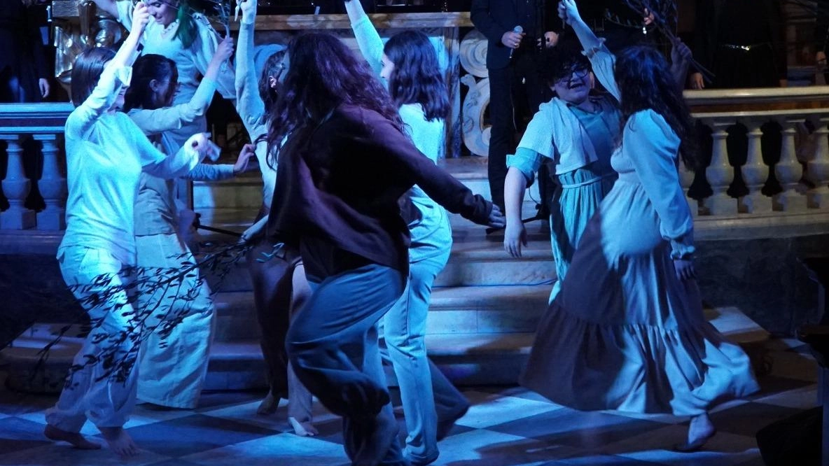 Il "Mio Gesù", l’opera di Beppe Dati che ripercorre la vita di Gesù in un connubio di canto musica e... Il "Mio Gesù", l’opera di Beppe Dati che ripercorre la vita di Gesù in un connubio di canto musica e...