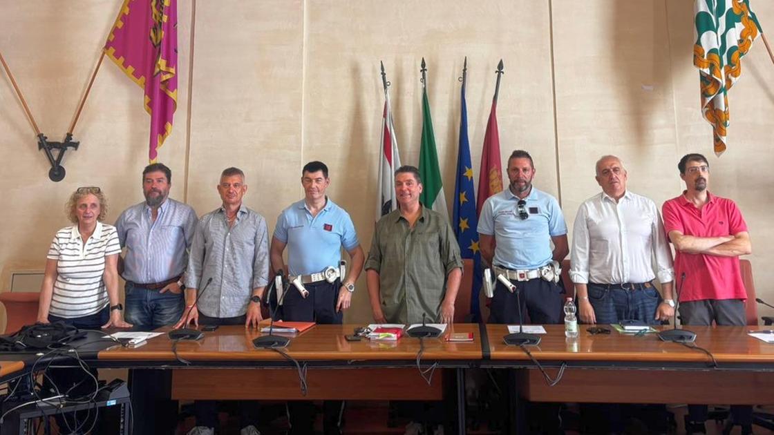 https://www.lanazione.it/image-service/view/acePublic/alias/contentid/MDViOWZlMjAtZDg4Yi00/0/rsu-ooss-comune-arezzo.jpeg?f=16:9&w=1200&h=630