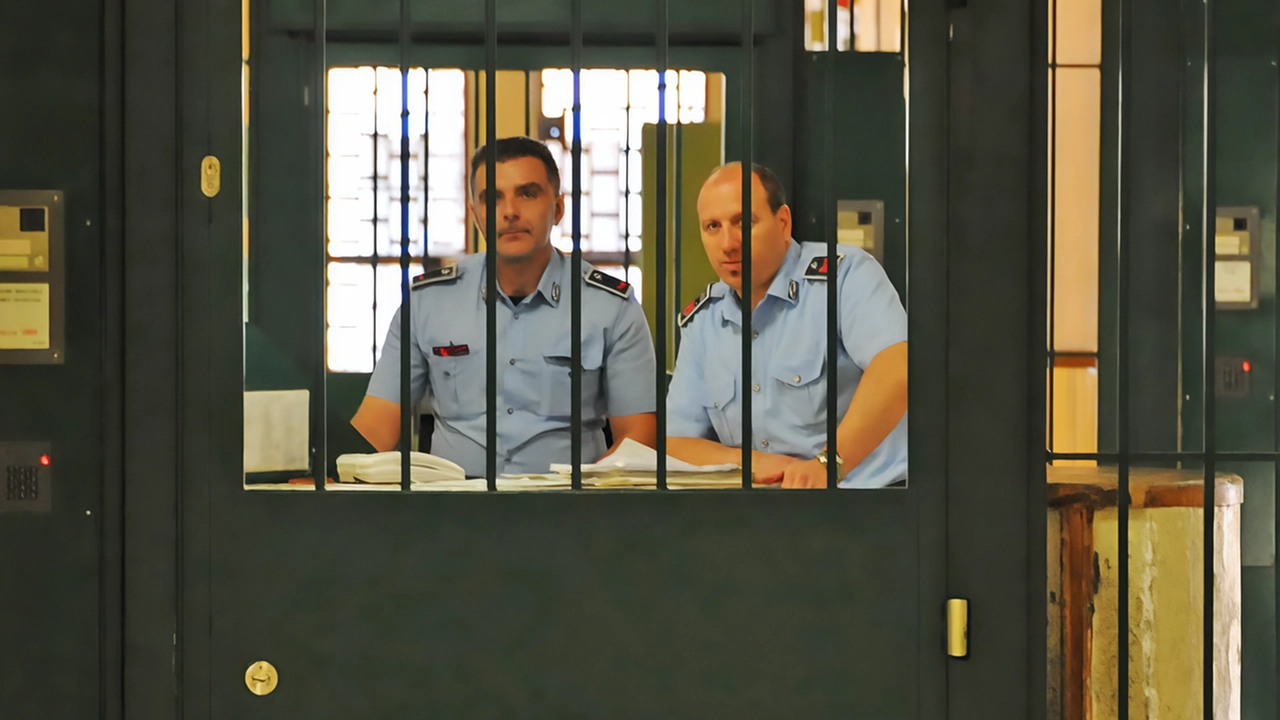 Detenuto si suicida in carcere a Prato: 77esimo caso in Italia nel 2022. Appelli per migliorare le condizioni nelle carceri e rispettare i diritti umani. Detenuto si suicida in carcere a Prato: 77esimo caso in Italia nel 2022. Appelli per migliorare le condizioni nelle carceri e rispettare i diritti umani.