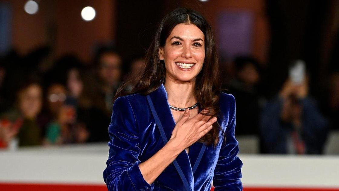 https://www.lanazione.it/image-service/view/acePublic/alias/contentid/MDViYjc4MjMtN2M1Ni00/0/saturnia-film-fest-rosa-e-itinerante-maremma-cinema-a-cielo-aperto.jpeg?f=16:9&w=1200&h=630