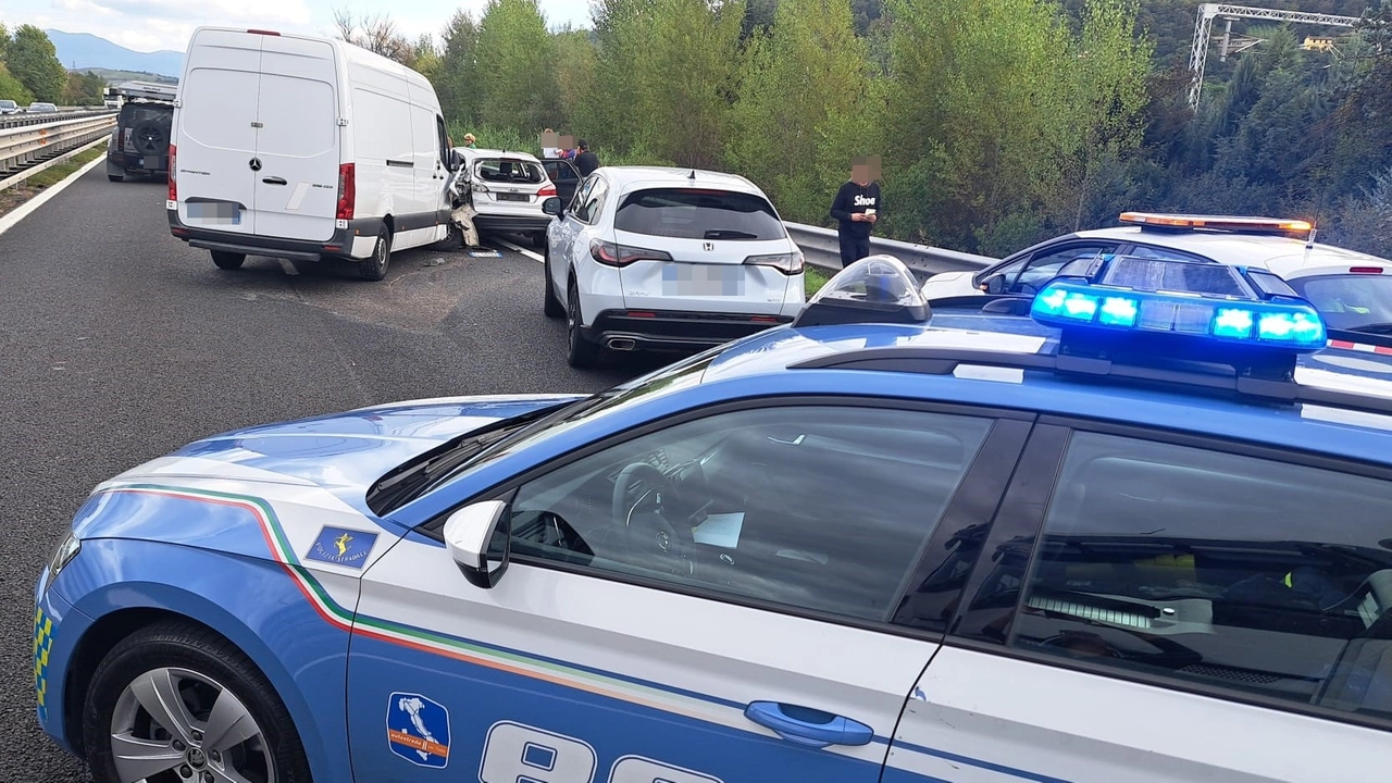 Doppio incidente in A1 tra Fabro e Orvieto (Foto concessa da Umbria Journal) Doppio incidente in A1 tra Fabro e Orvieto (Foto concessa da Umbria Journal)