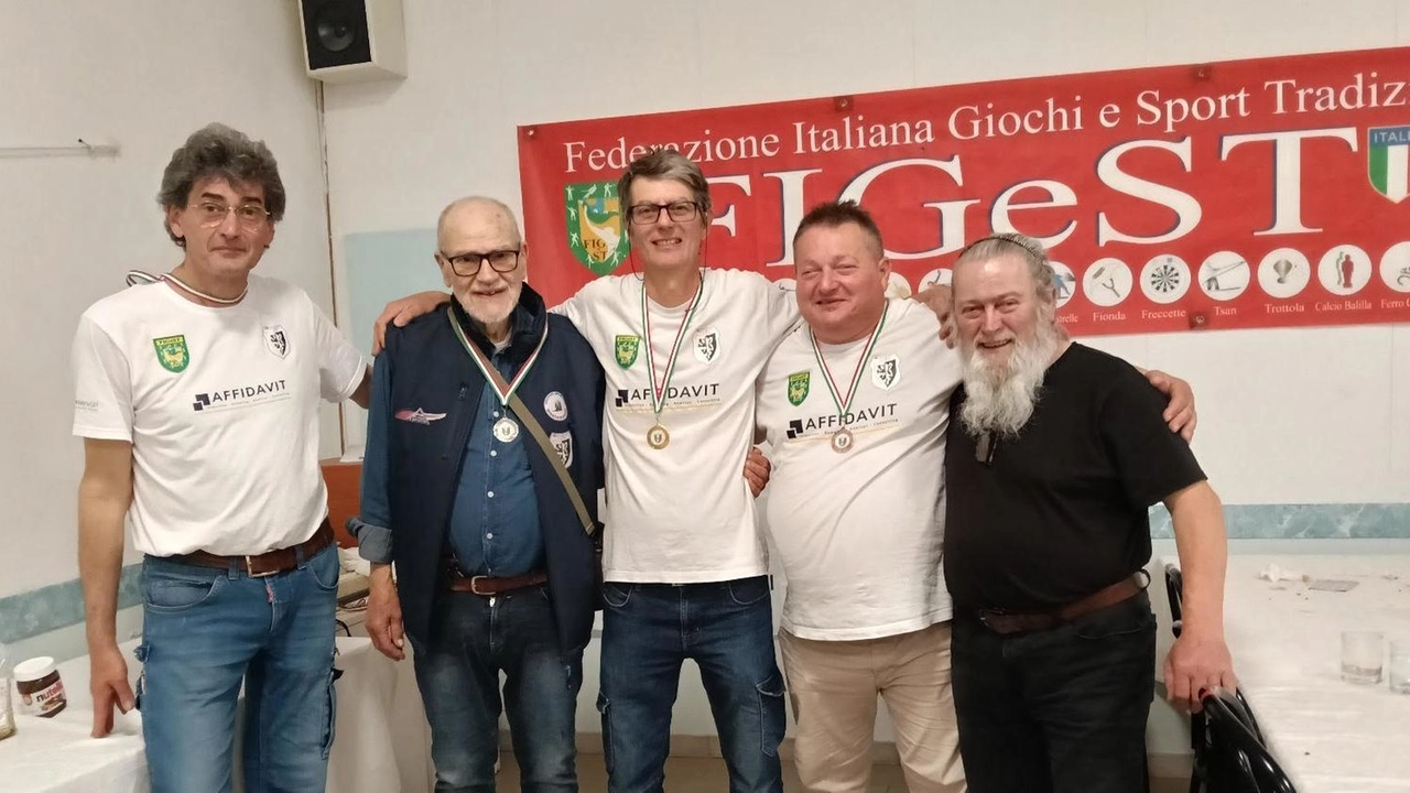 Grande partecipazione alla gara organizzata dai Balestrieri Monteaperti 1260 con Figest. Vittorie per Cecconi, Giorgi, Baldi e Burattino. Grande partecipazione alla gara organizzata dai Balestrieri Monteaperti 1260 con Figest. Vittorie per Cecconi, Giorgi, Baldi e Burattino.
