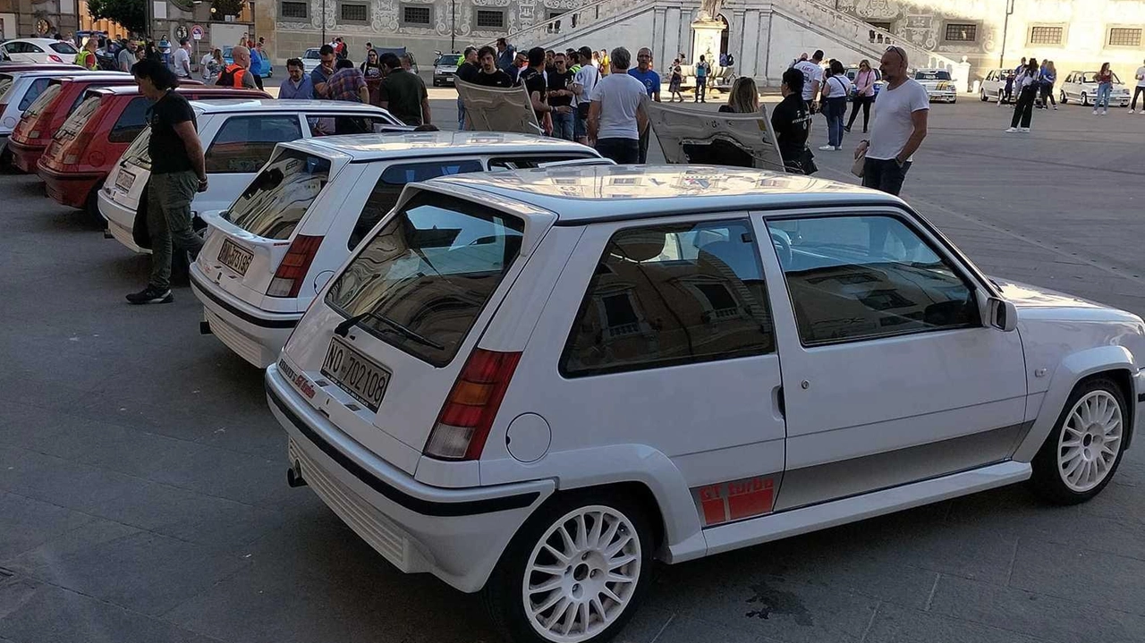 Renault 5 Gt Turbo e Fiat Uno Turbo: uno scontro che negli anni ‘80 e ‘90 si è combattuto a colpi di utilitarie sovralimentate