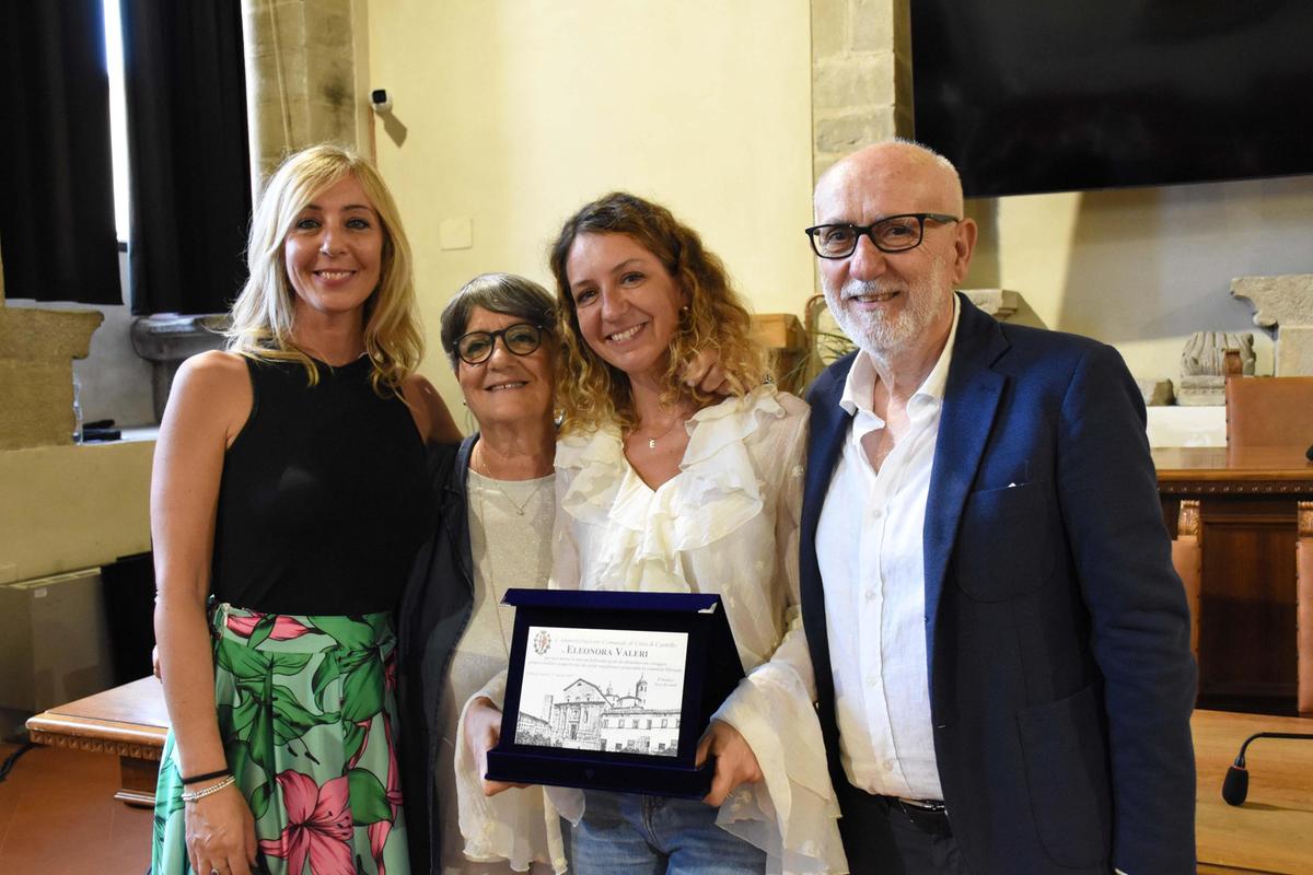 Salvò donna in spiaggia. Premiata l’infermiera:: "Non mi sento un’eroina"